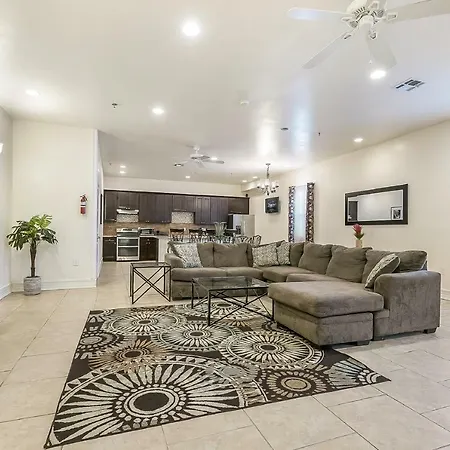 Inviting 3Br Condo Steps From St Charles Ave